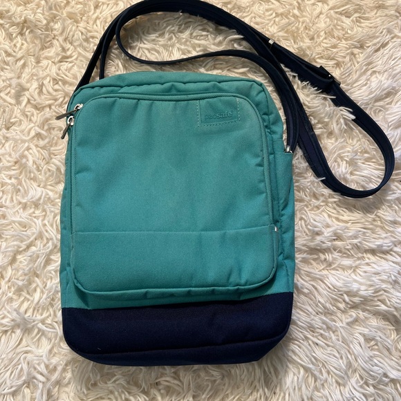 PacSafe Crossbody City Safe LS150 Series Turquoise Navy Adjustable Strap Preown - Picture 2 of 14